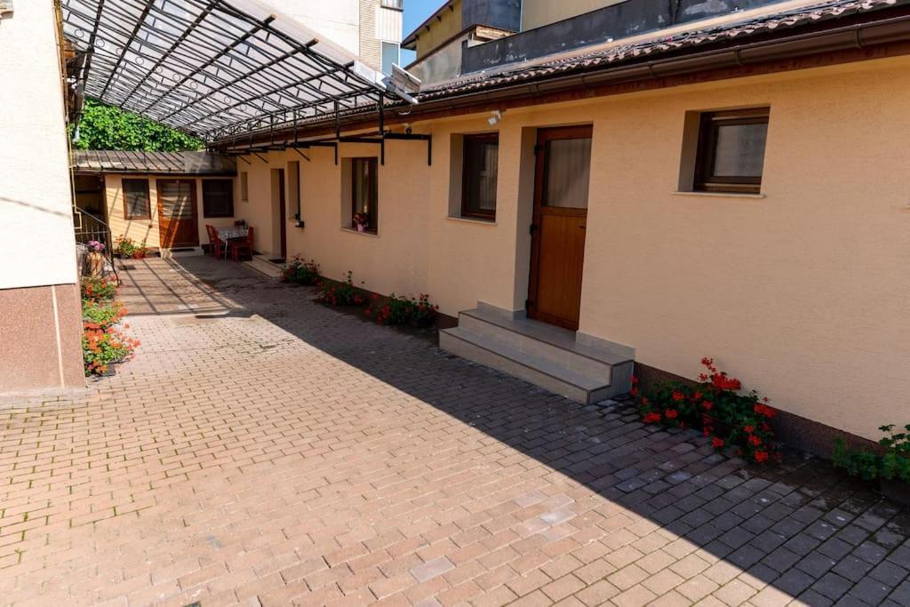 La Bebe 3 Apartment Hunedoara Exterior foto